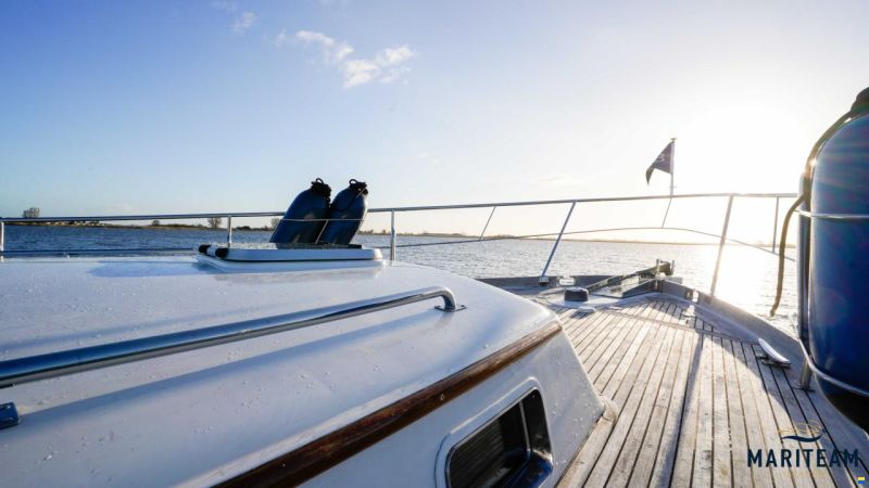 Grand Banks Eastbay 38 EX