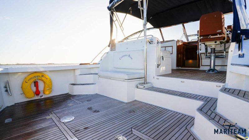 Grand Banks Eastbay 38 EX