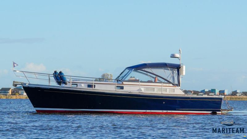 Grand Banks Eastbay 38 EX