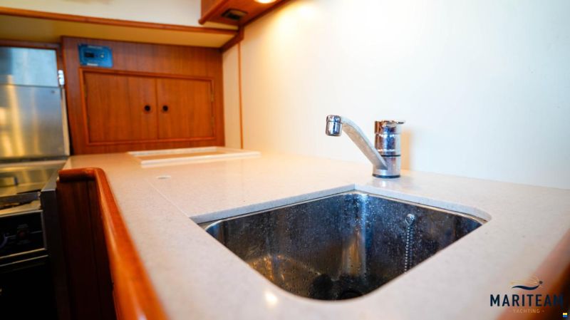 Grand Banks Eastbay 38 EX