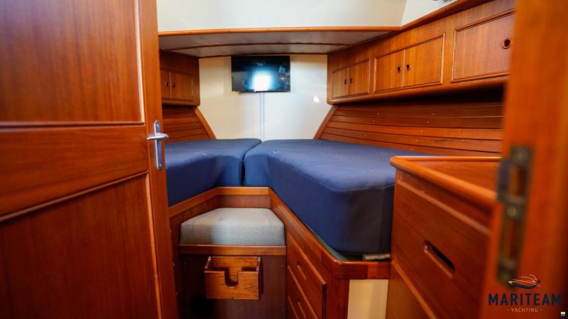 Grand Banks Eastbay 38 EX