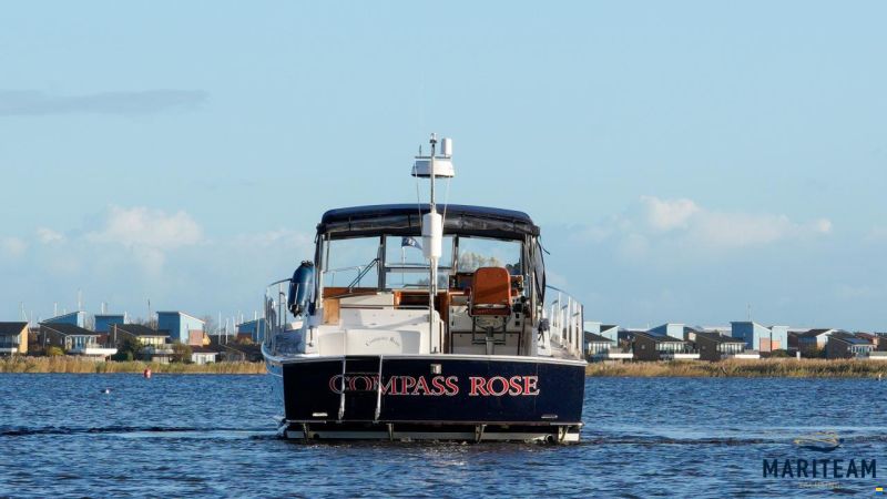 Grand Banks Eastbay 38 EX