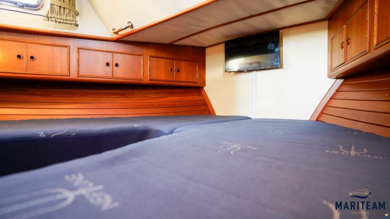 Grand Banks Eastbay 38 EX