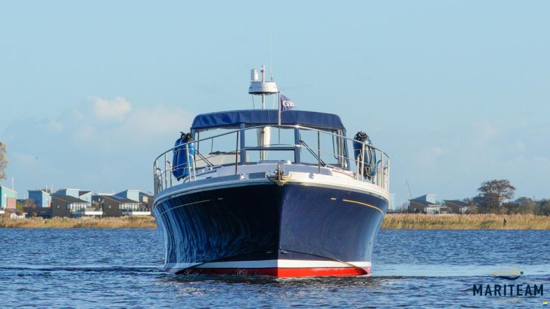Grand Banks Eastbay 38 EX