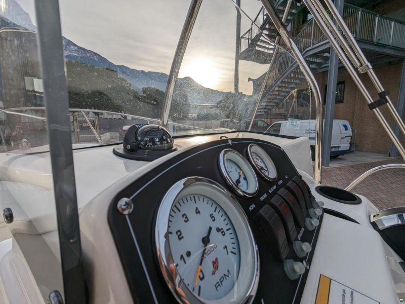 Boston Whaler Montauk 170