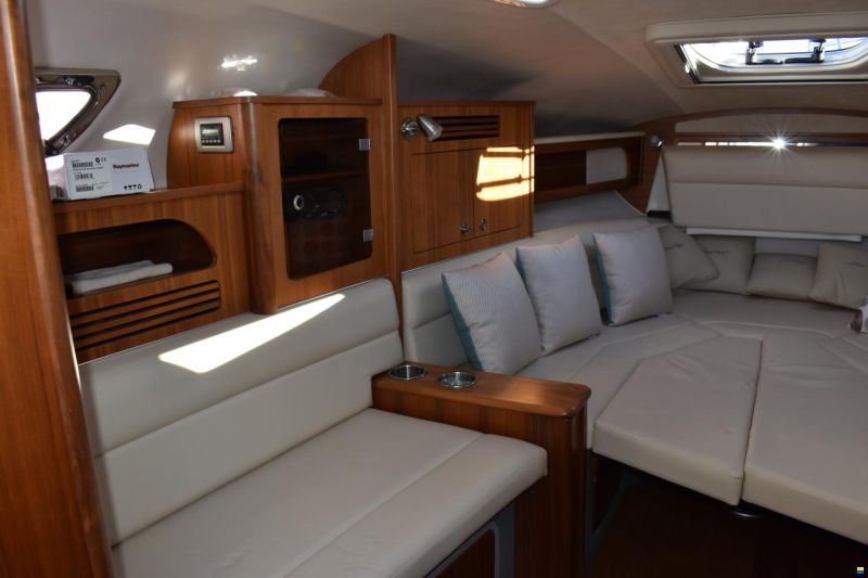 Sea Ray 305 Sundancer Europe