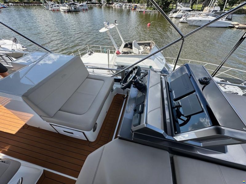 Galeon 500 Fly