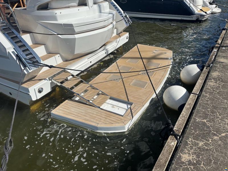 Galeon 500 Fly