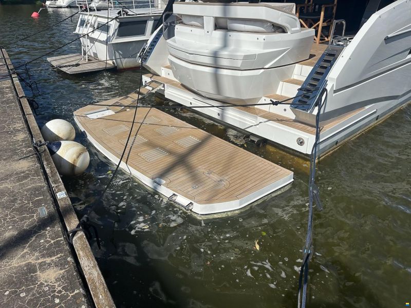 Galeon 500 Fly