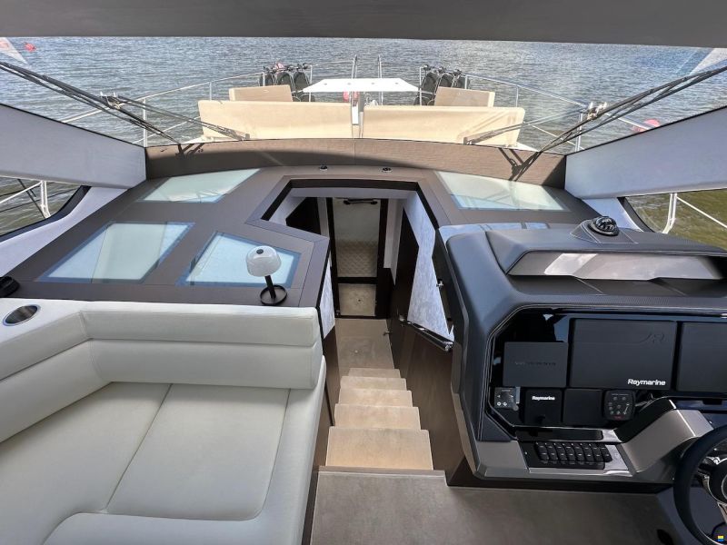Galeon 500 Fly