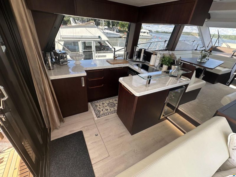 Galeon 500 Fly