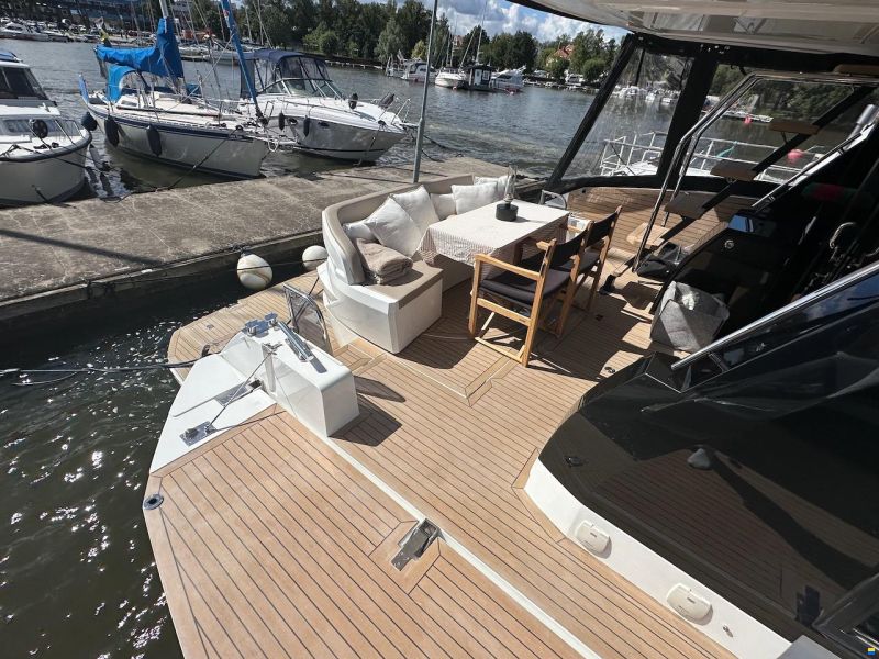 Galeon 500 Fly