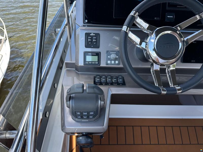 Galeon 500 Fly