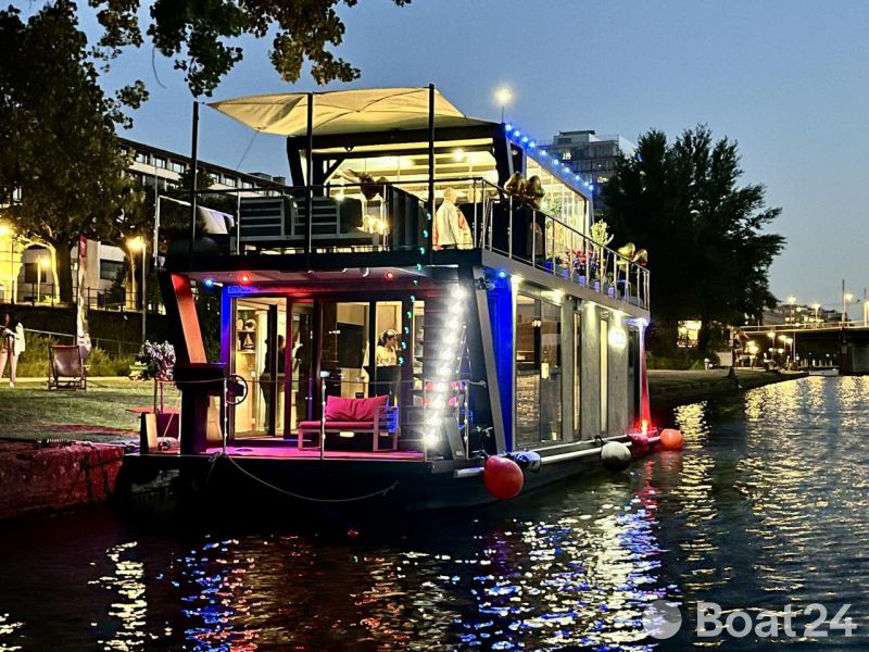 Waterbus River- Dream Deluxe