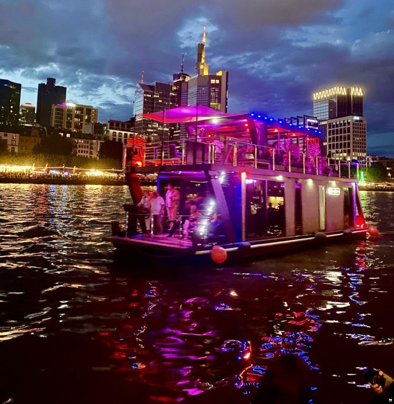 Waterbus River- Dream Deluxe