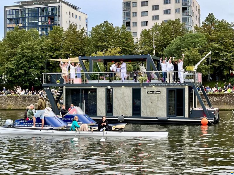 Waterbus River- Dream Deluxe