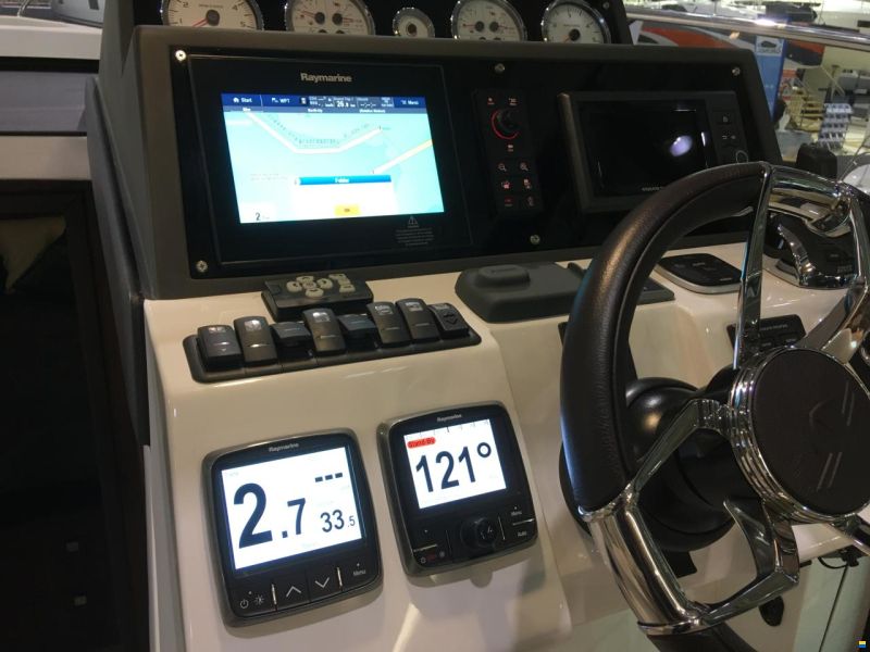 Sealine C330