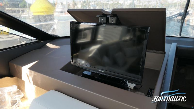 Prestige 500 Flybridge