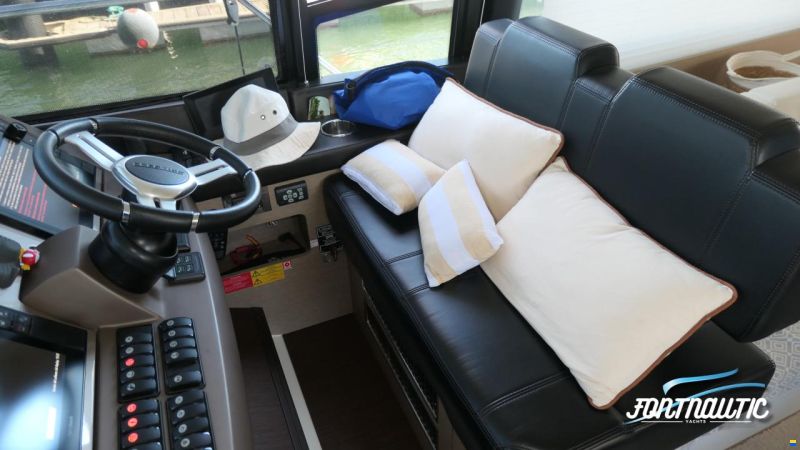 Prestige 500 Flybridge