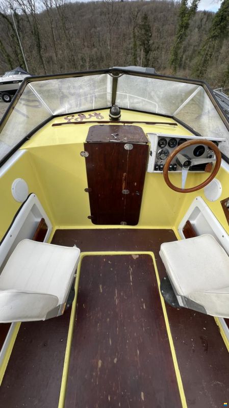 Cranchi Ital Cabin Day