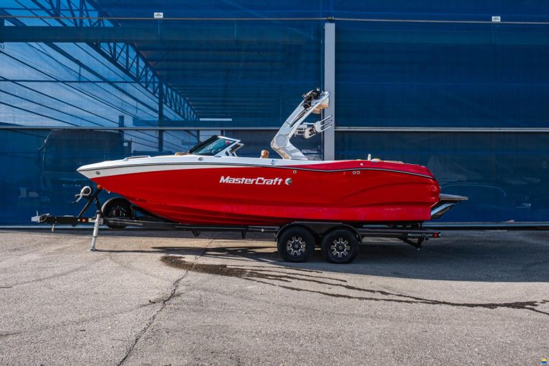 MasterCraft X24 | 2019 | Red int beige