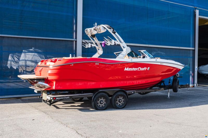 MasterCraft X24 | 2019 | Red int beige