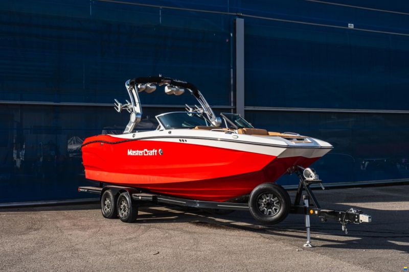 MasterCraft X24 | 2019 | Red int beige