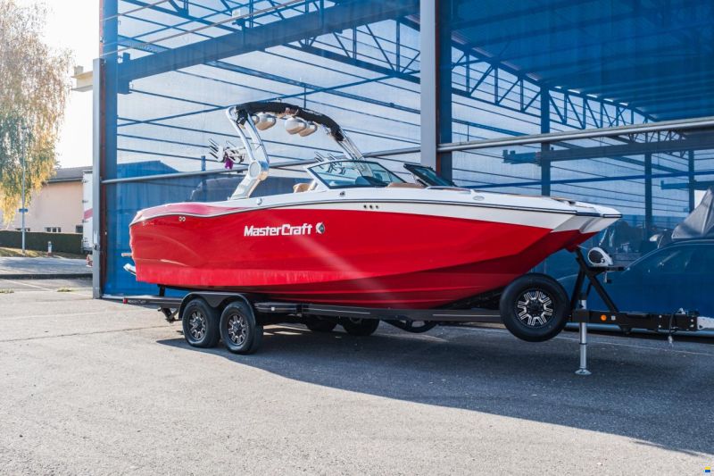 MasterCraft X24 | 2019 | Red int beige