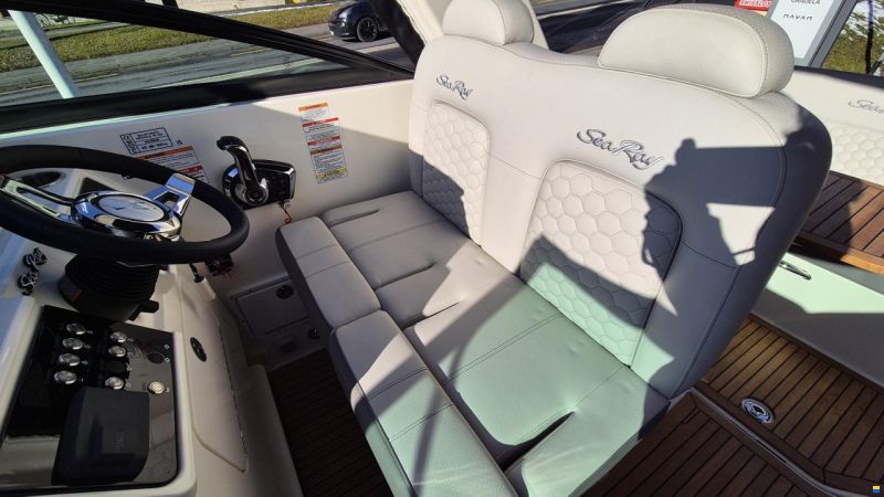 Sea Ray Sundancer 265 Europe