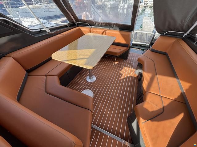 Sunseeker Martinique 38
