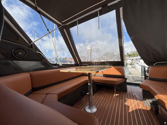 Sunseeker Martinique 38