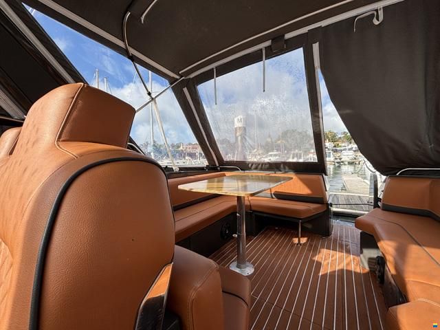 Sunseeker Martinique 38