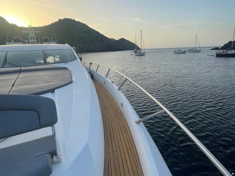 Sunseeker Predator 82