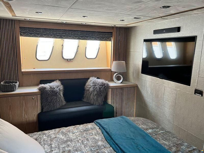 Sunseeker Predator 82