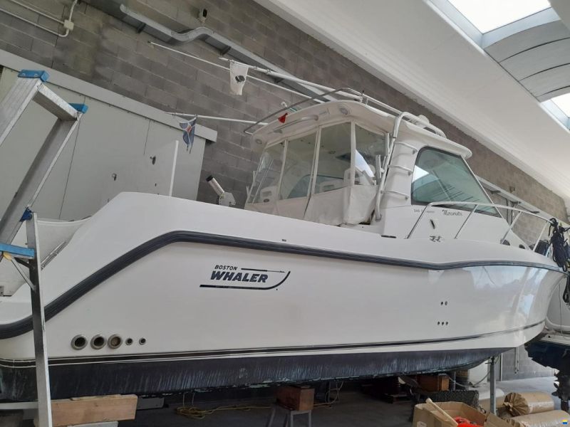 Boston Whaler 345 Conquest