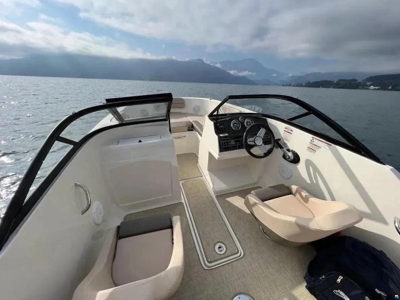 Bayliner VR4