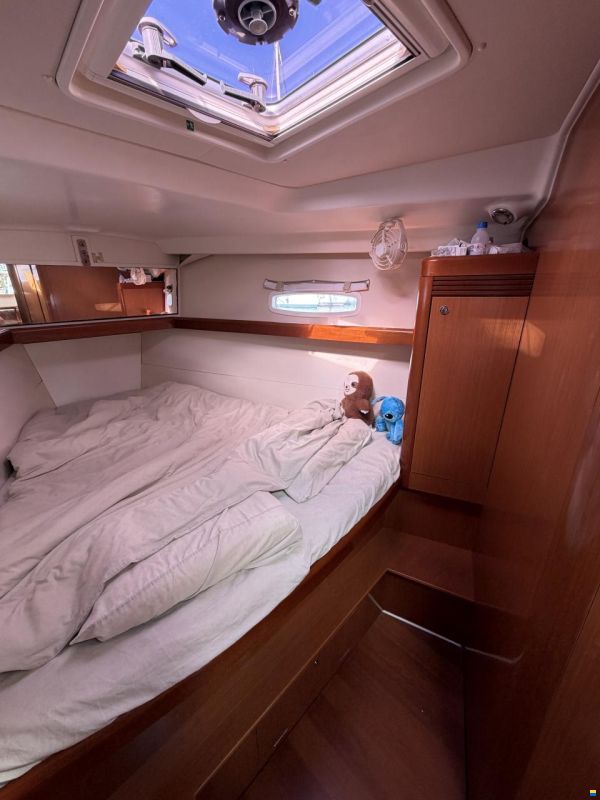 Beneteau Oceanis 43