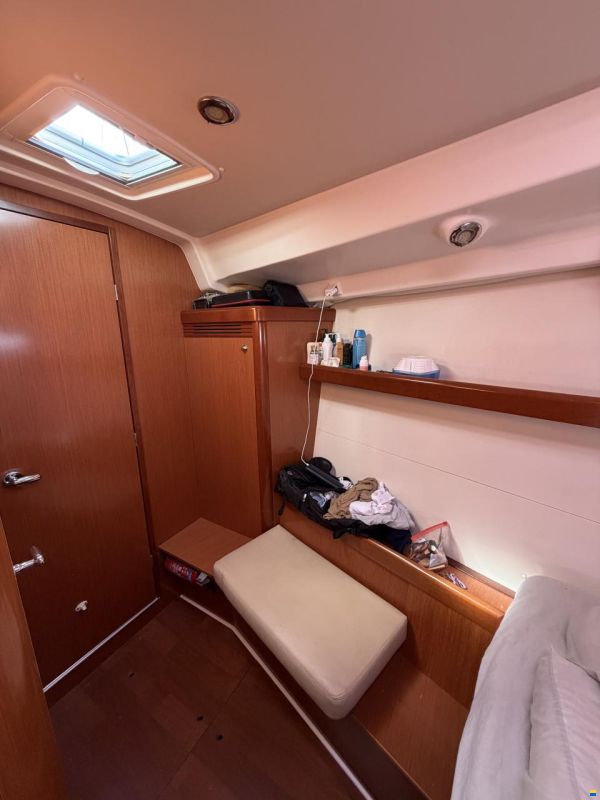 Beneteau Oceanis 43