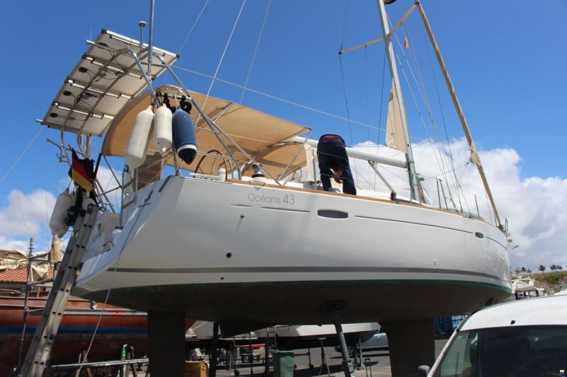Beneteau Oceanis 43