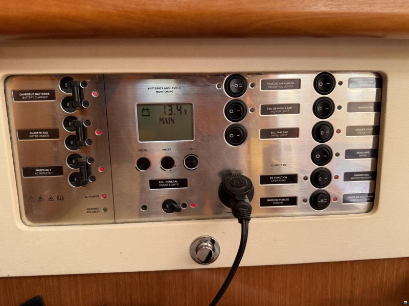 Beneteau Oceanis 43