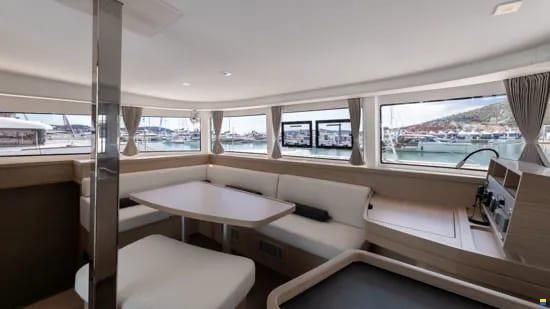 Lagoon 42