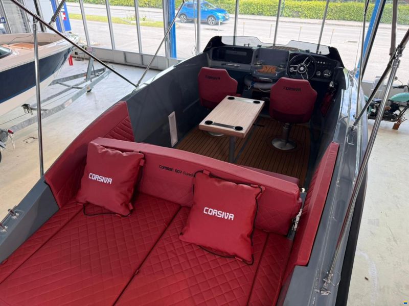 Corsiva 607 Runabout