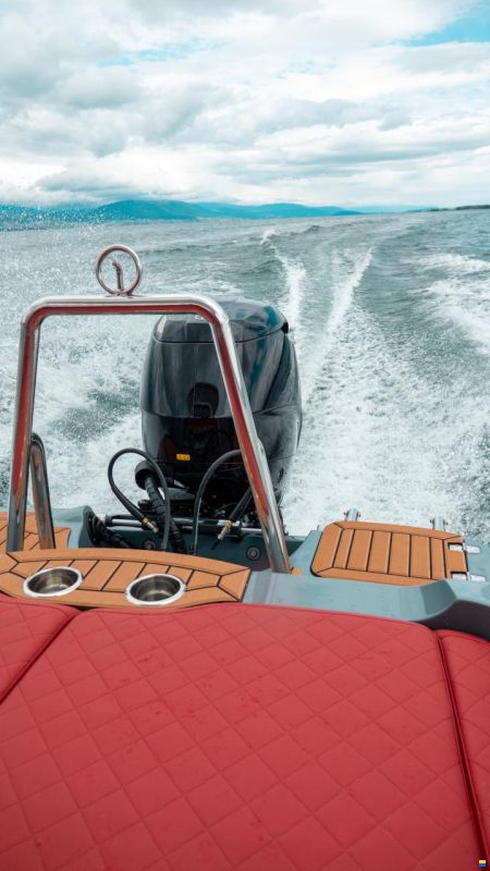 Corsiva 607 Runabout