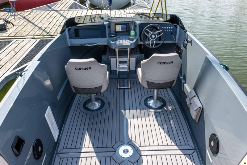 Corsiva 607 Runabout