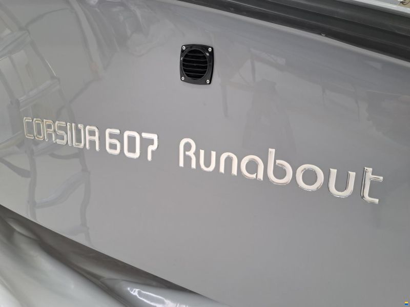Corsiva 607 Runabout