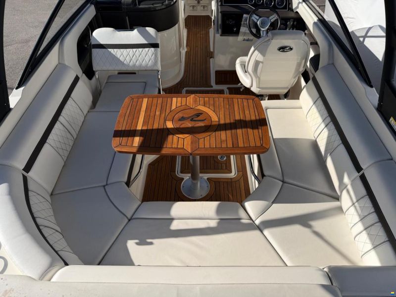 Sea Ray 250 SLXE