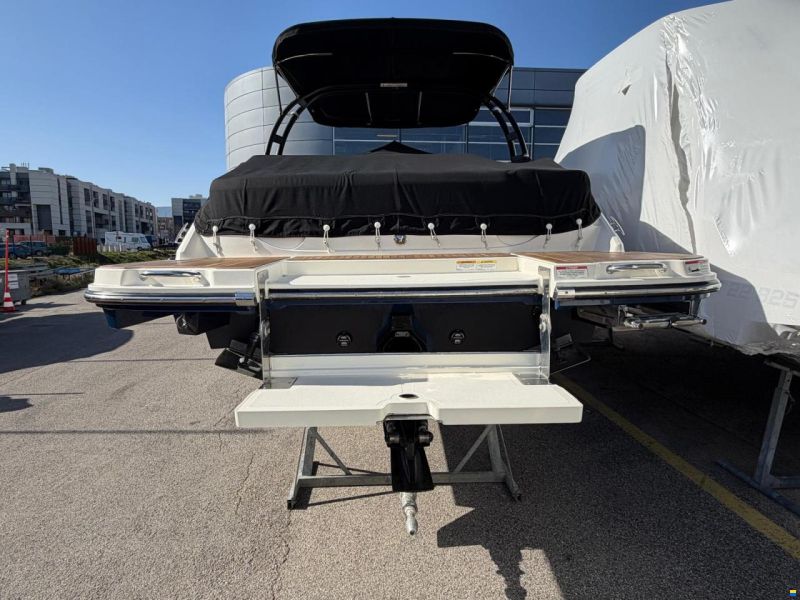 Sea Ray 250 SLXE
