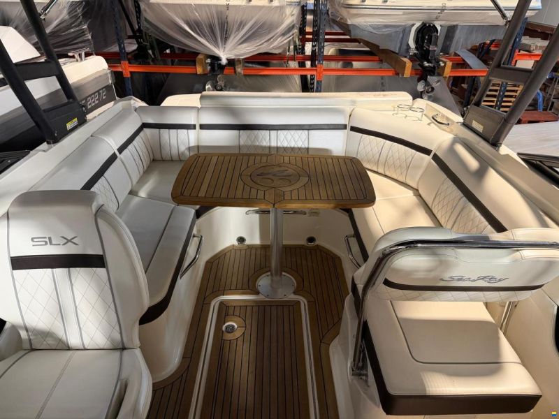 Sea Ray 250 SLXE