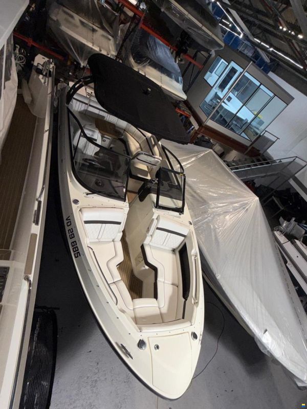 Sea Ray 250 SLXE