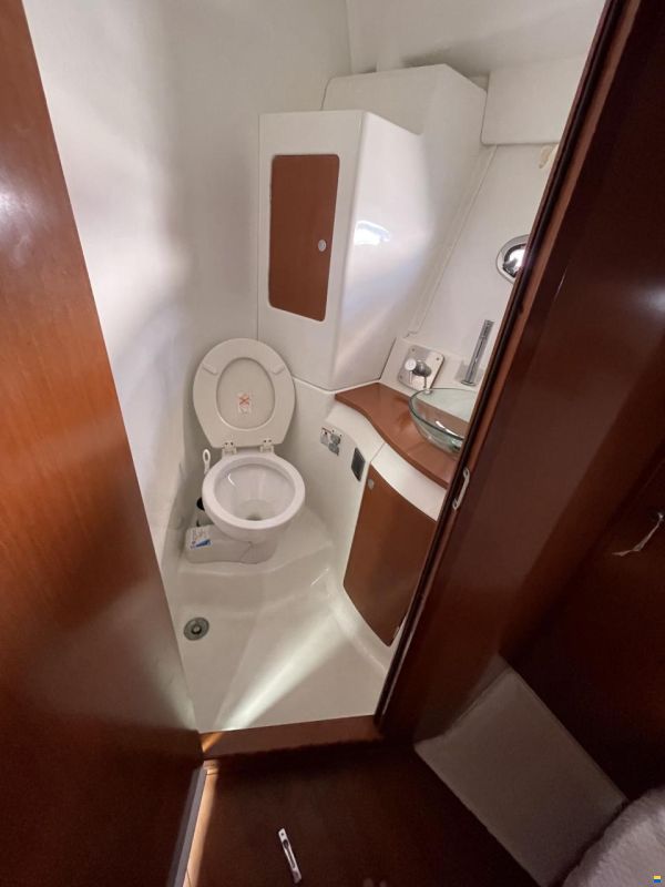 Beneteau Antares 42